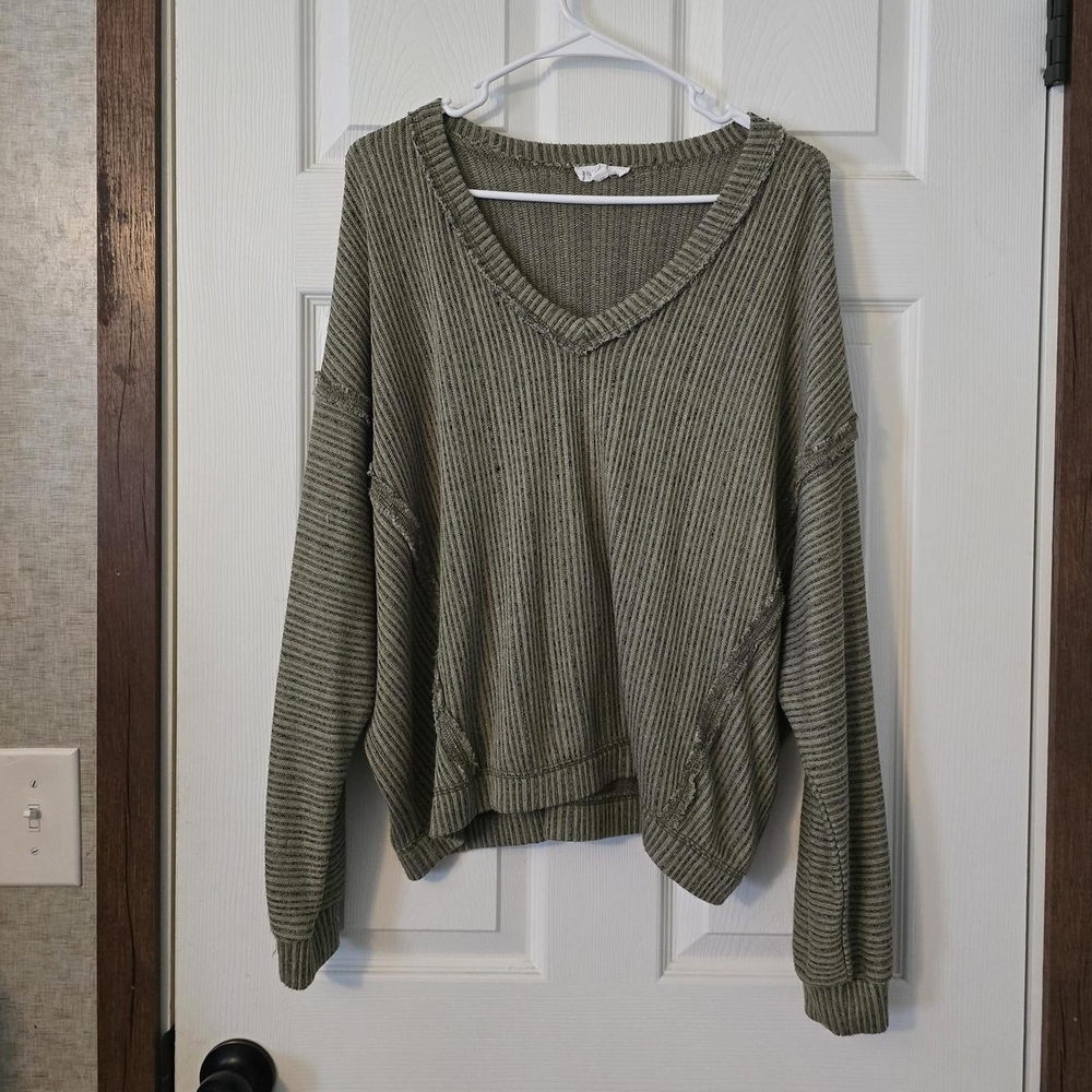 Blu Pepper Sage V-Neck Ribbed Top
